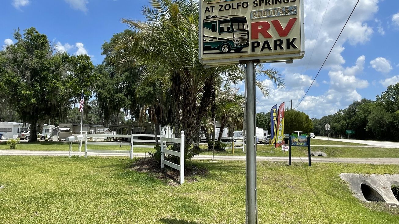 937 Sabal Palm Dr, Zolfo Springs, FL 33890