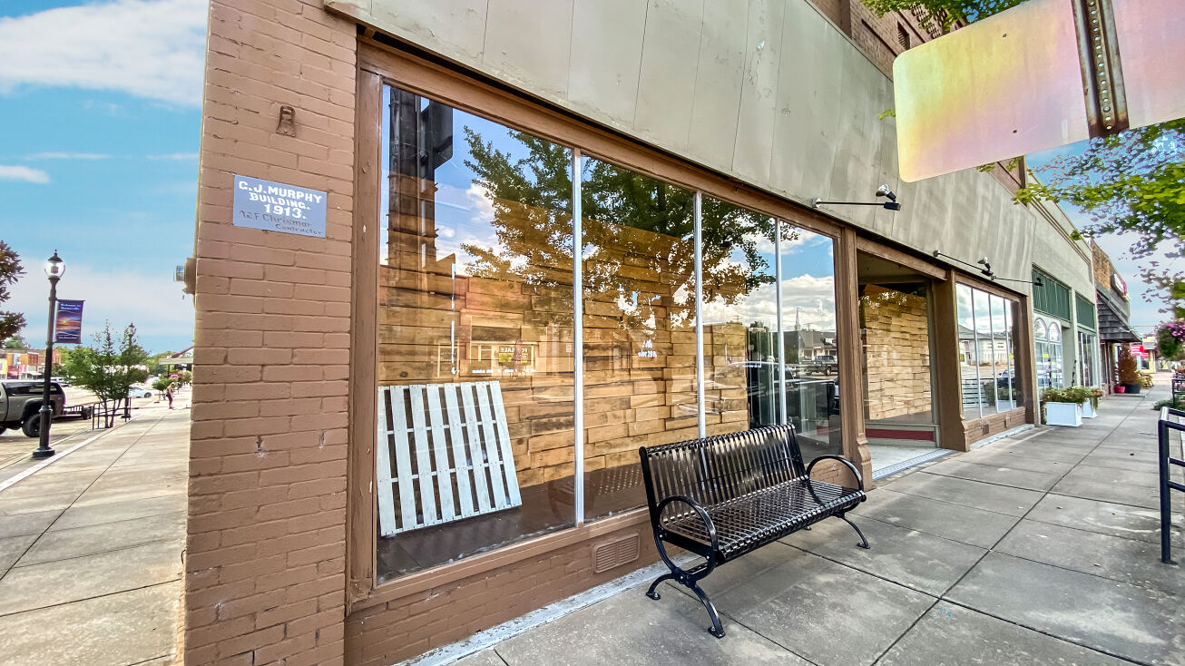 12 W Main St, Booneville, AR 72927