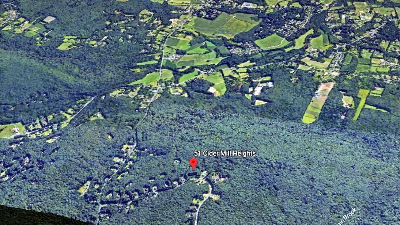 51 Cider Mill Heights, Granby, CT 06060