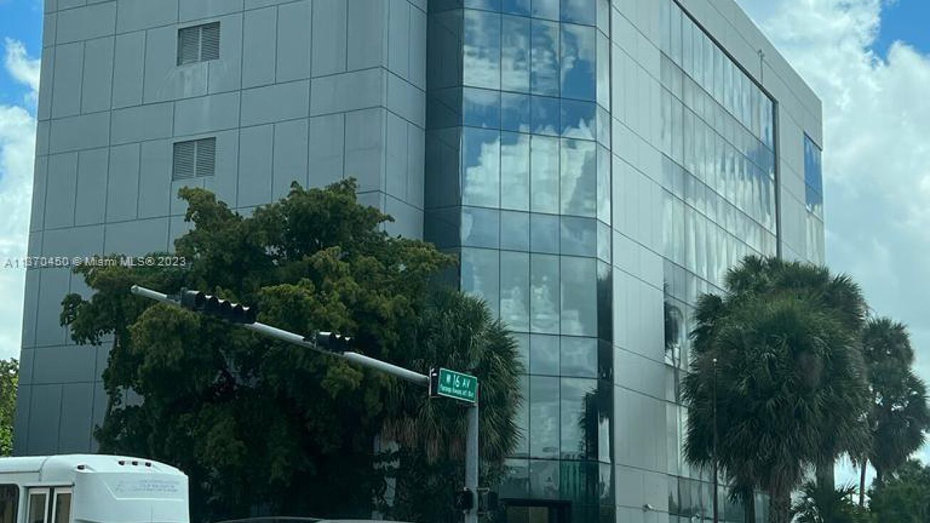 4445 W 16th Ave 406, Hialeah, FL 33012