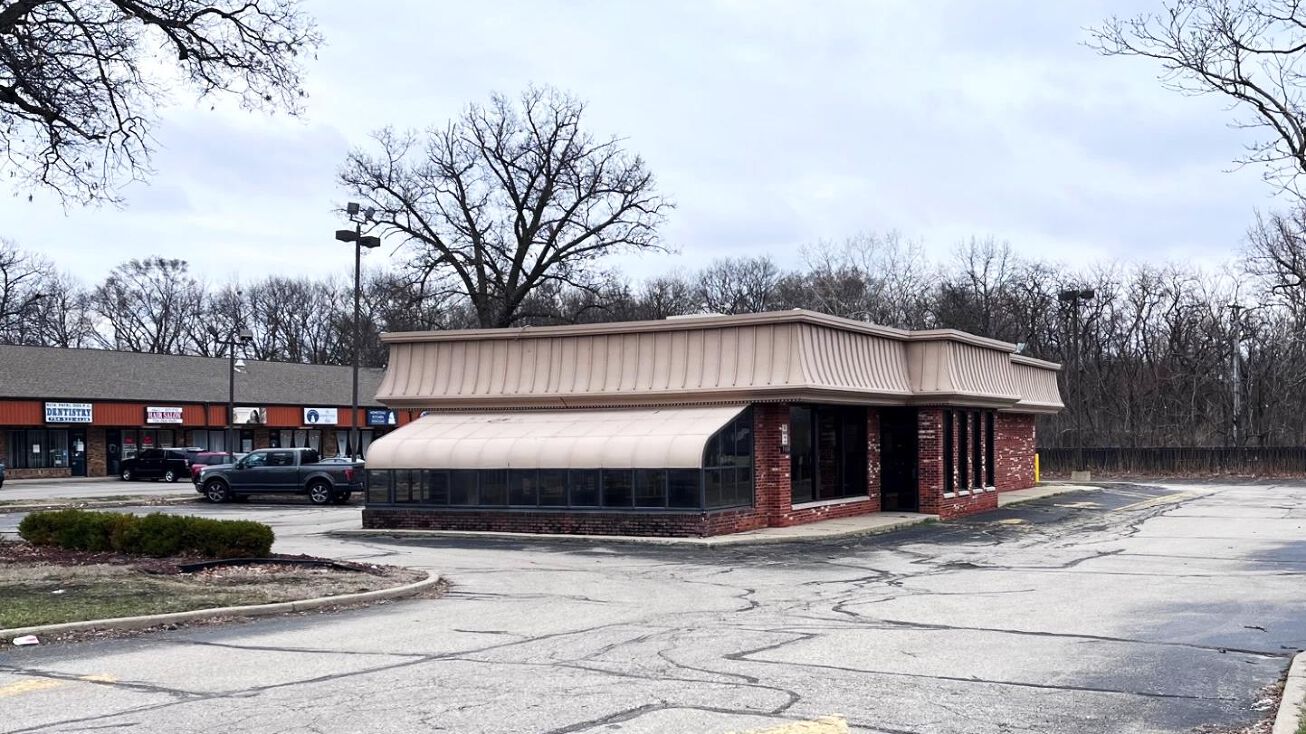 7956 N Wayne Rd, Westland, MI 48185