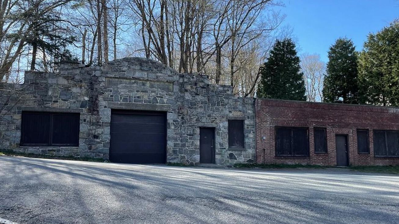 1451 Peekskill Hollow Rd, Carmel Hamlet, NY 10512