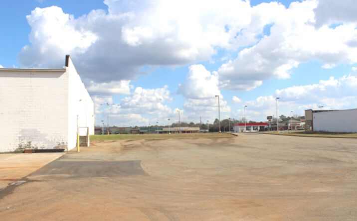 Pictures of Retail property located at 823 N Houston Rd, Warner Robins, GA 31093 for comps - image #1