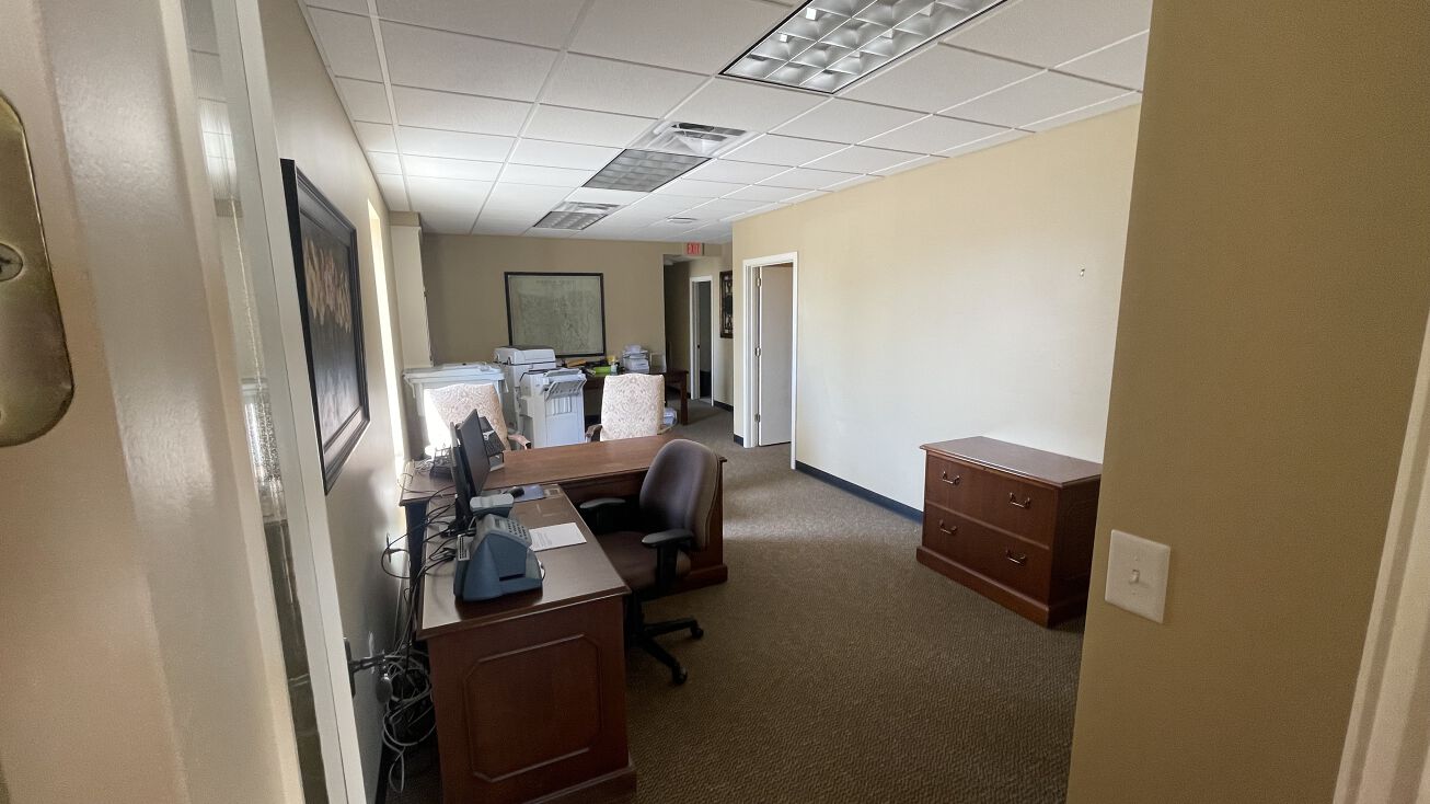 148 S Houston St, Wharton, TX 77488