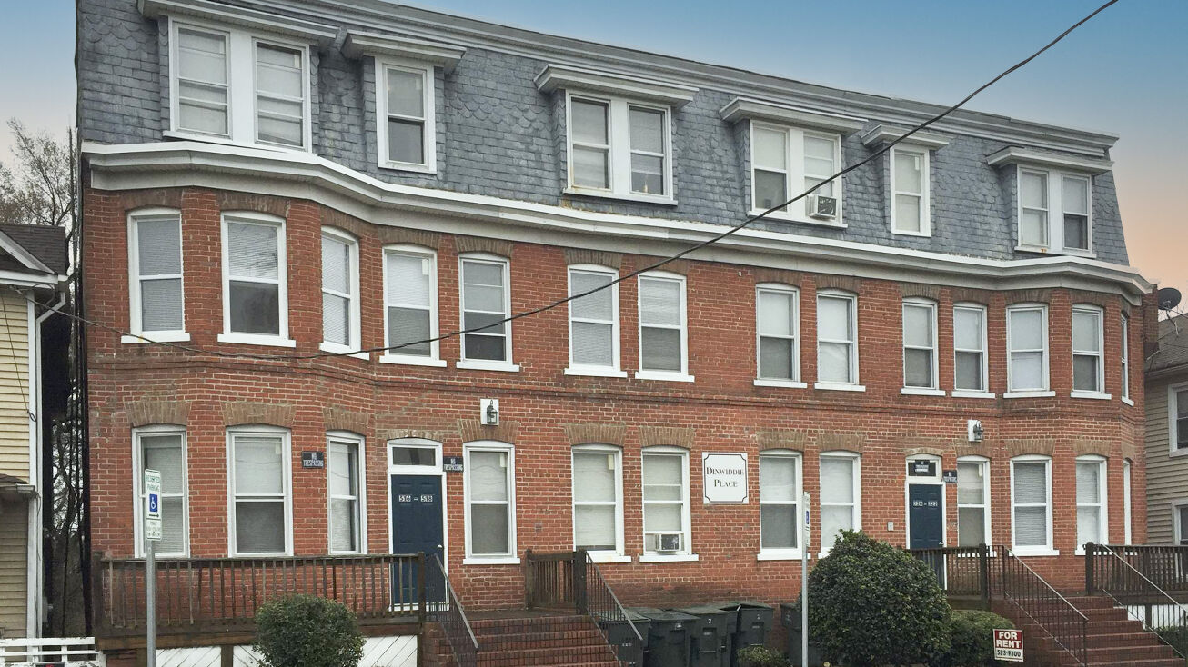 Pictures of Multifamily property located at 516 Dinwiddie St, Norfolk, VA 23523 for sales - image #1