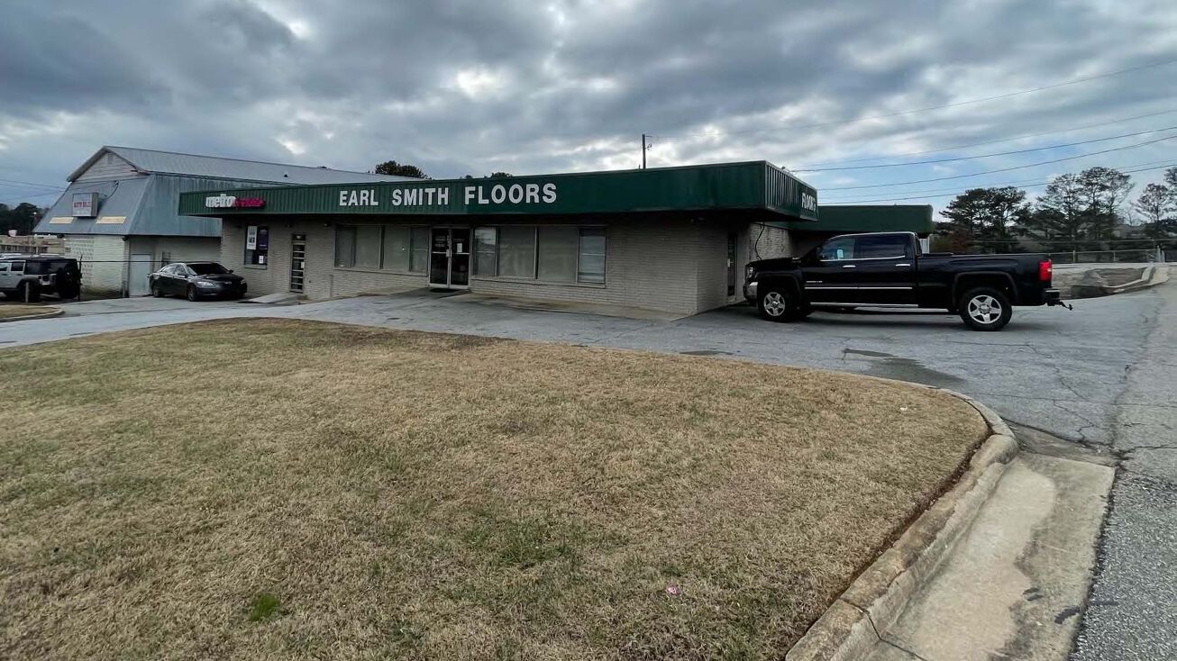 2448 S Cobb Dr SE, Smyrna, GA 30080