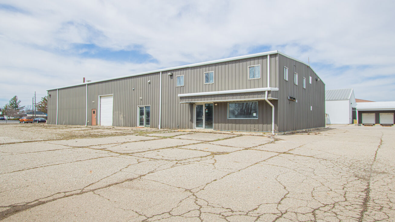 599 S Cedar St, Imlay City, MI 48444