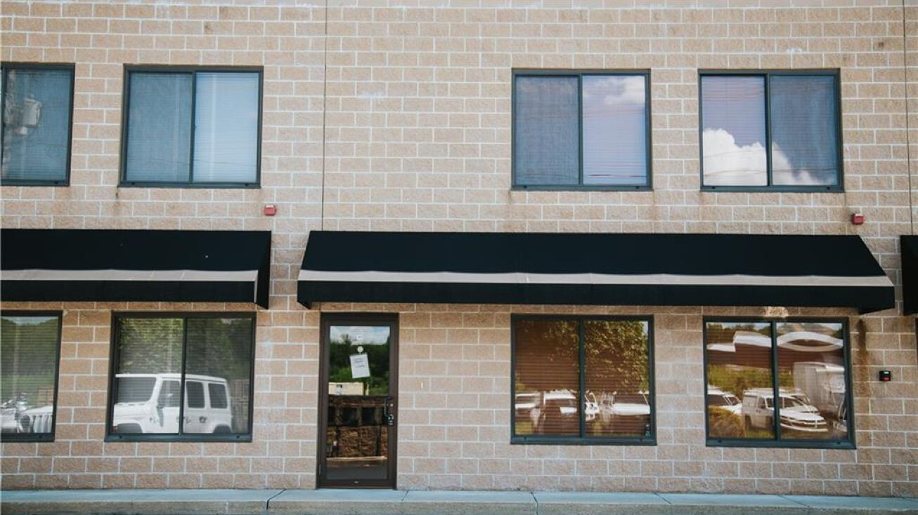 81 Western Industrial Dr, Cranston, RI 02921