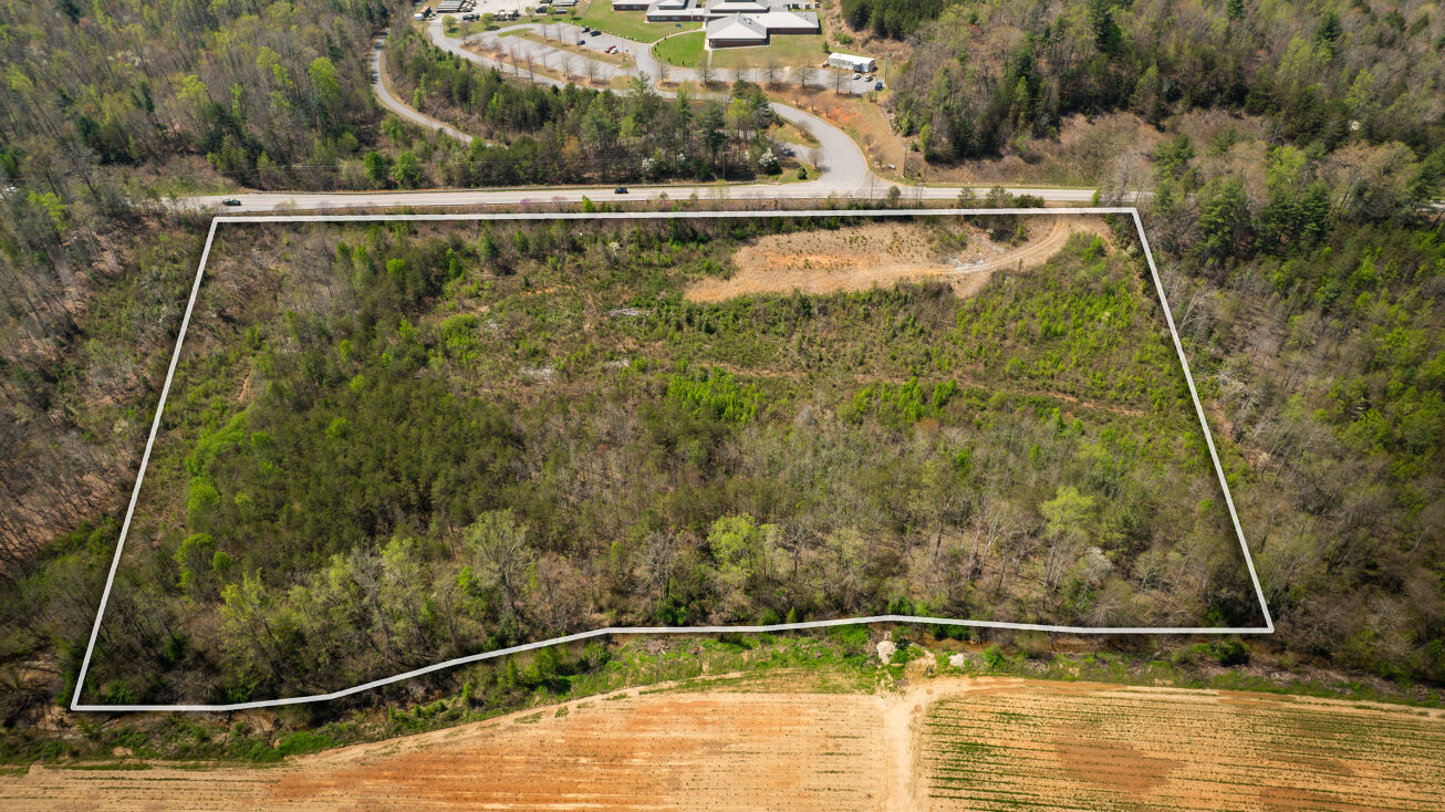 1566 Beecher Anderson Rd, Lenoir, NC 28645