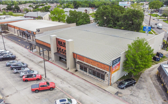 Pictures of Retail, Office, Mixed Use, Special Purpose property located at 1222 W Main St, Tomball, TX 77375 for sales - image #1