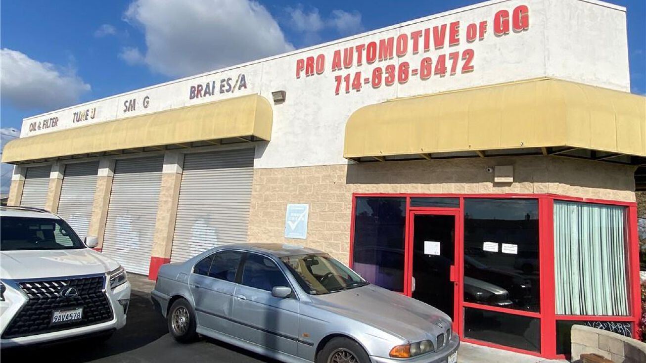 8521 Chapman Ave, Garden Grove, CA 92841