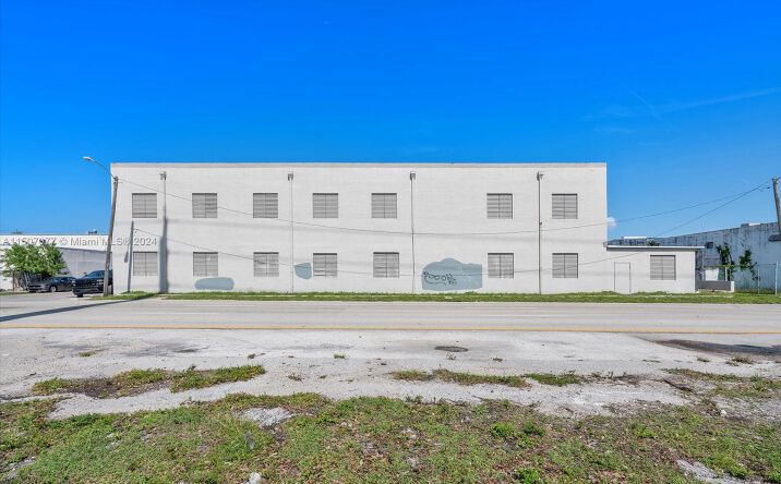 Pictures of Retail, Office, Industrial property located at 2040 Liberty St, Hollywood, FL 33020 for sales - image #1