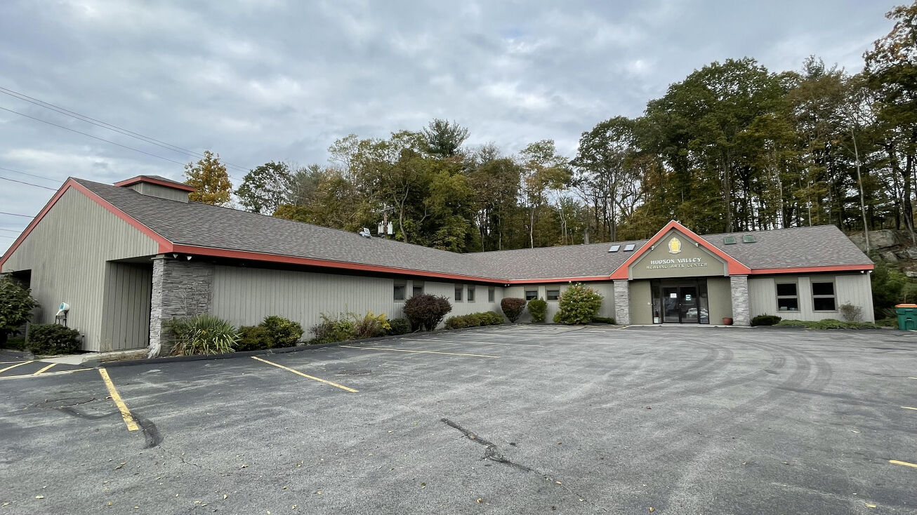 4232 Albany Post Rd, Hyde Park, NY 12538