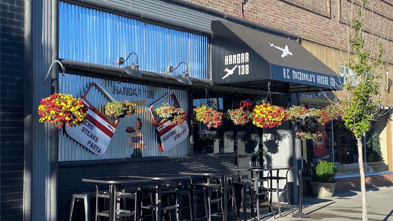 138 E Woodin Avenue, Chelan, WA 98816