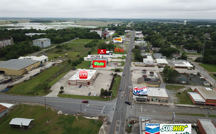 Pictures of Land, Office, Retail, Self Storage, Special Purpose property located at 217 W Veterans Memorial Dr, Kaplan, LA 70548 for sales - image #1