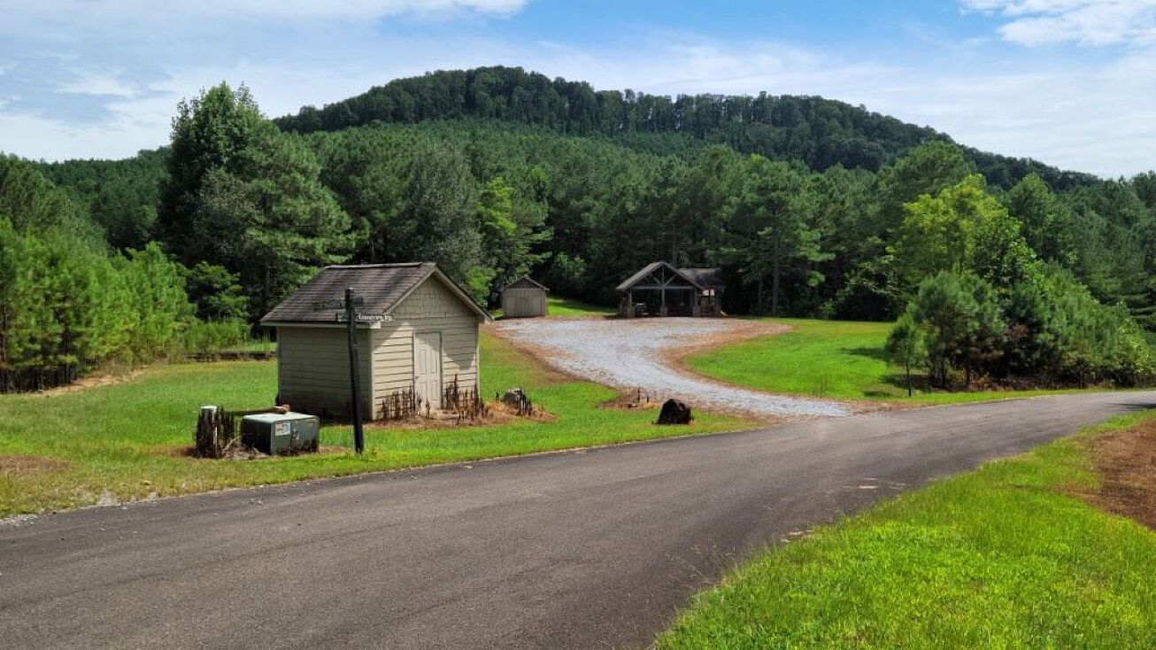 9 Eastview Trail, Ellijay, GA 30536