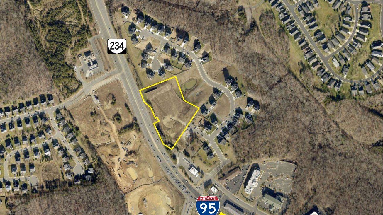 16825 Dumfries Rd, Montclair, VA 22025