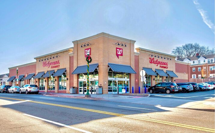 Pictures of Retail property located at 520 Cedar Ln, Teaneck, NJ 07666 for sales - image #1