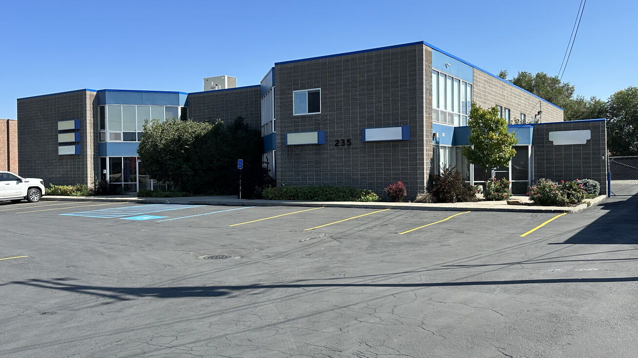 235 Moore Ln, Billings, MT 59101