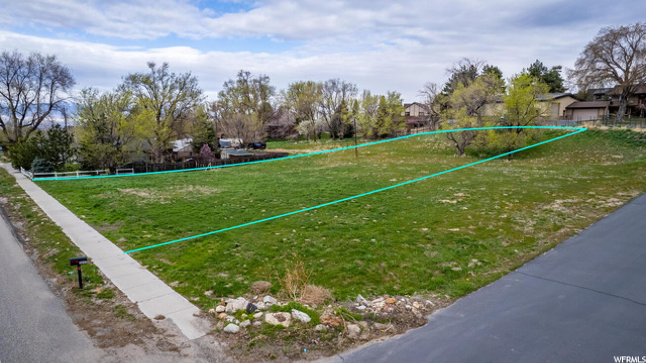 2833 Little Cottonwood Rd, Sandy, UT 84092