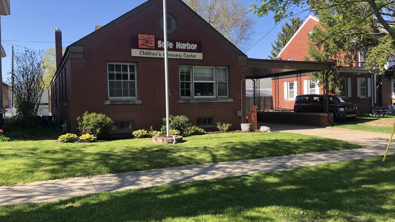 402 Trowbridge St, Allegan, MI 49010 Office Property for Sale 402