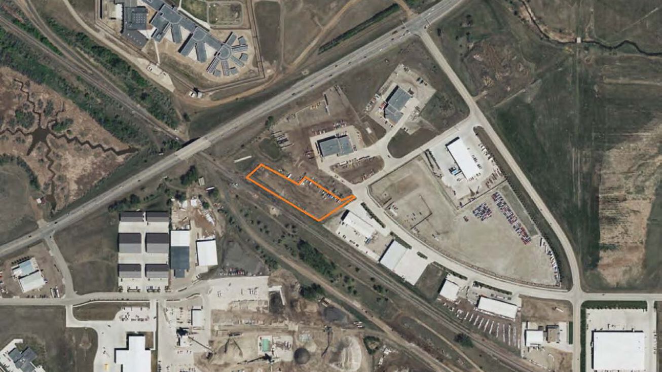 3501 Apple Creek Rd, Bismarck, ND 58504