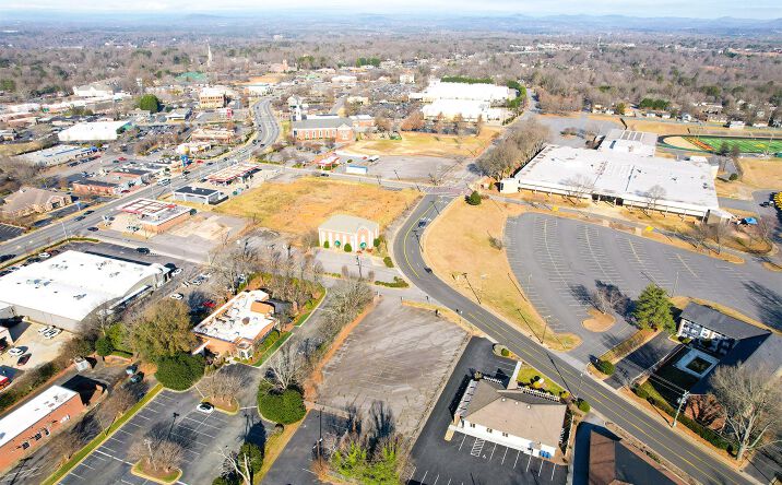 Pictures of Land property located at 306 11th Ave NE, Hickory, NC 28601 for sales - image #1