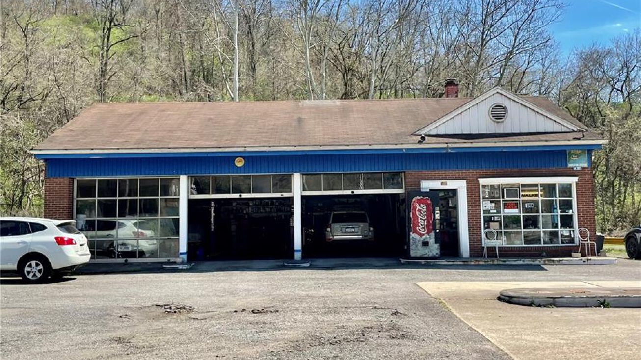 300 Pennsylvania Ave, Weirton, WV 26062 Mixed Use Property for Sale 300 Pennsylvania Ave