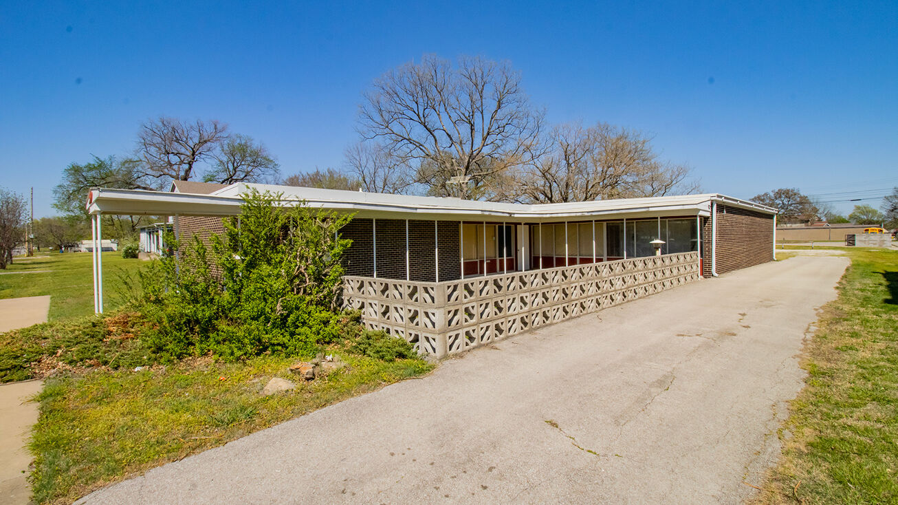 509 S Maple St, Coffeyville, KS 67337