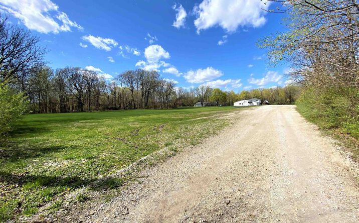 image of property at 1839 1/2 HIGHVIEW RD East Peoria IL 61611-1420