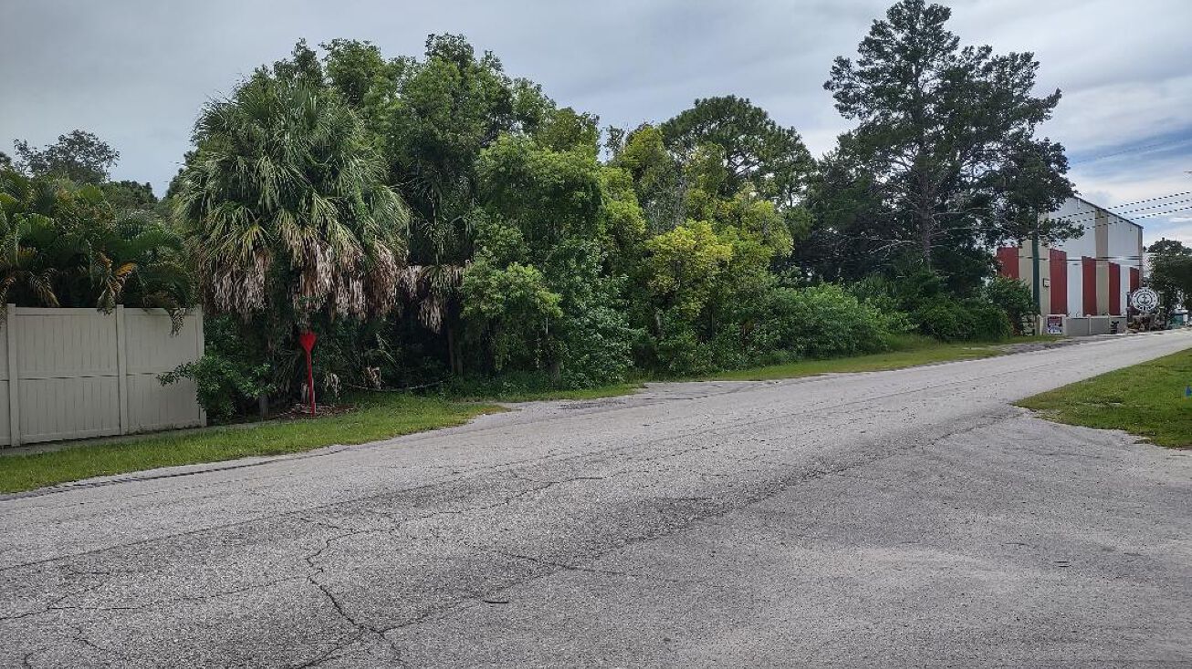 507 Anclote Rd, Tarpon Springs, FL 34689