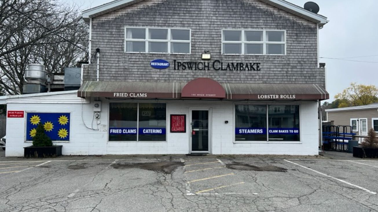 196 High St, Ipswich, MA 01938