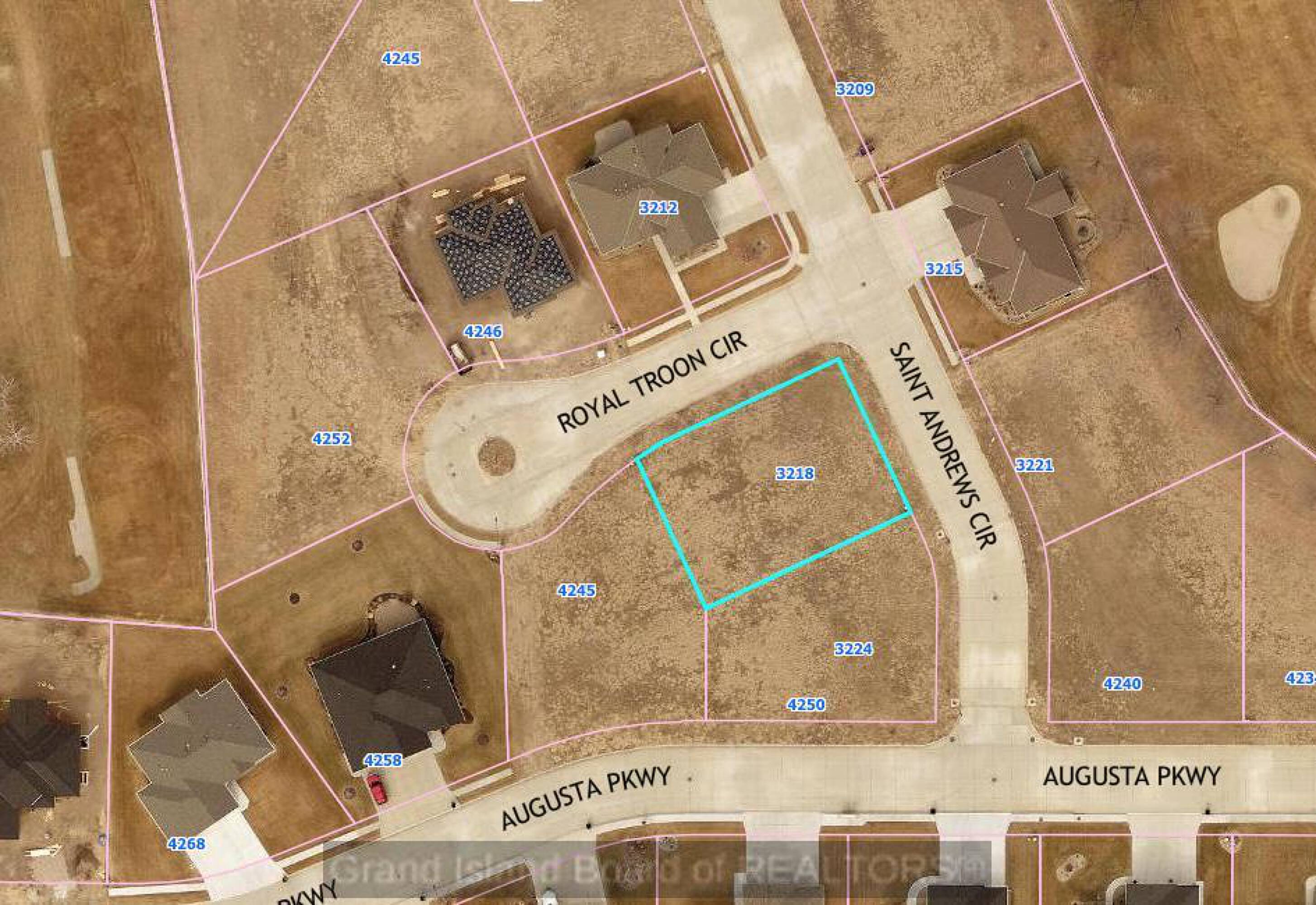 3218 St Andrews Cir, Grand Island, NE 68803