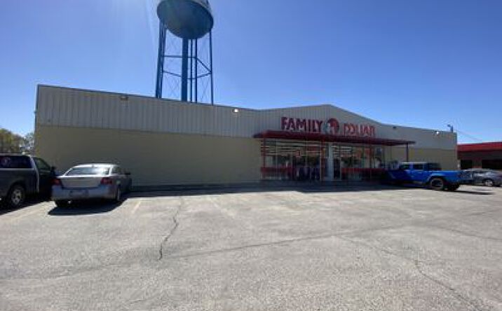 Pictures of Retail property located at 501 W 4th St, DeQuincy, LA 70633 for sales - image #1