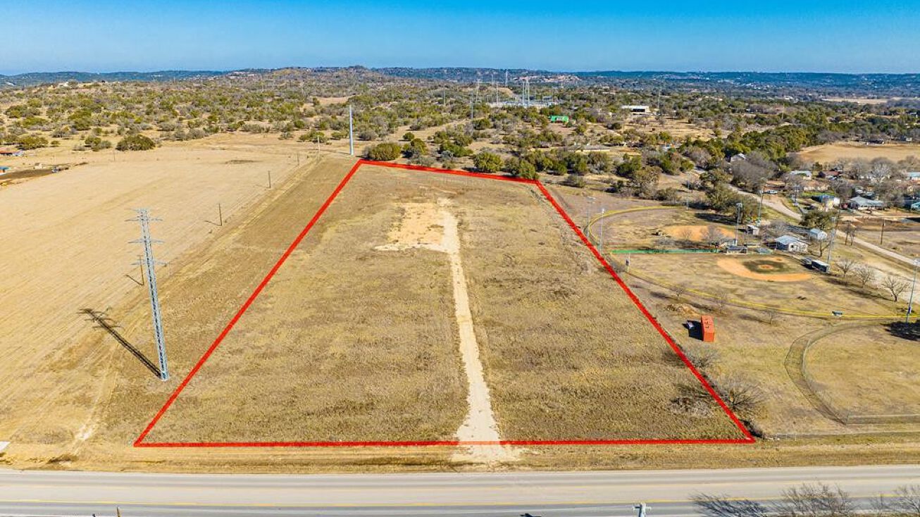 5774 Hwy 27, Center Point, TX 78010