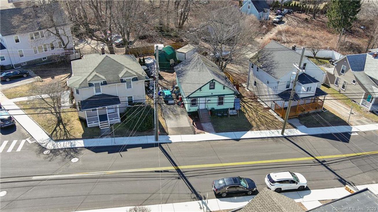 141 Poquonnock Rd, Groton, CT 06340