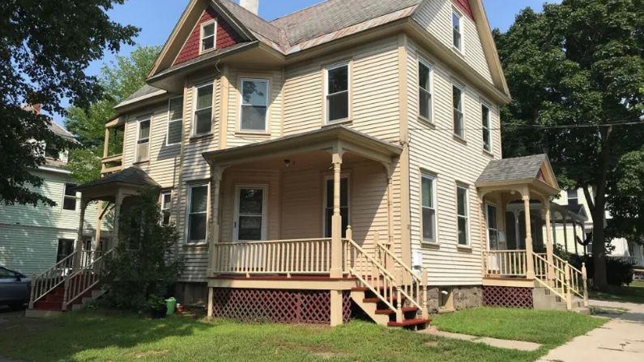 7880 Loomis St, Burlington, VT 05401