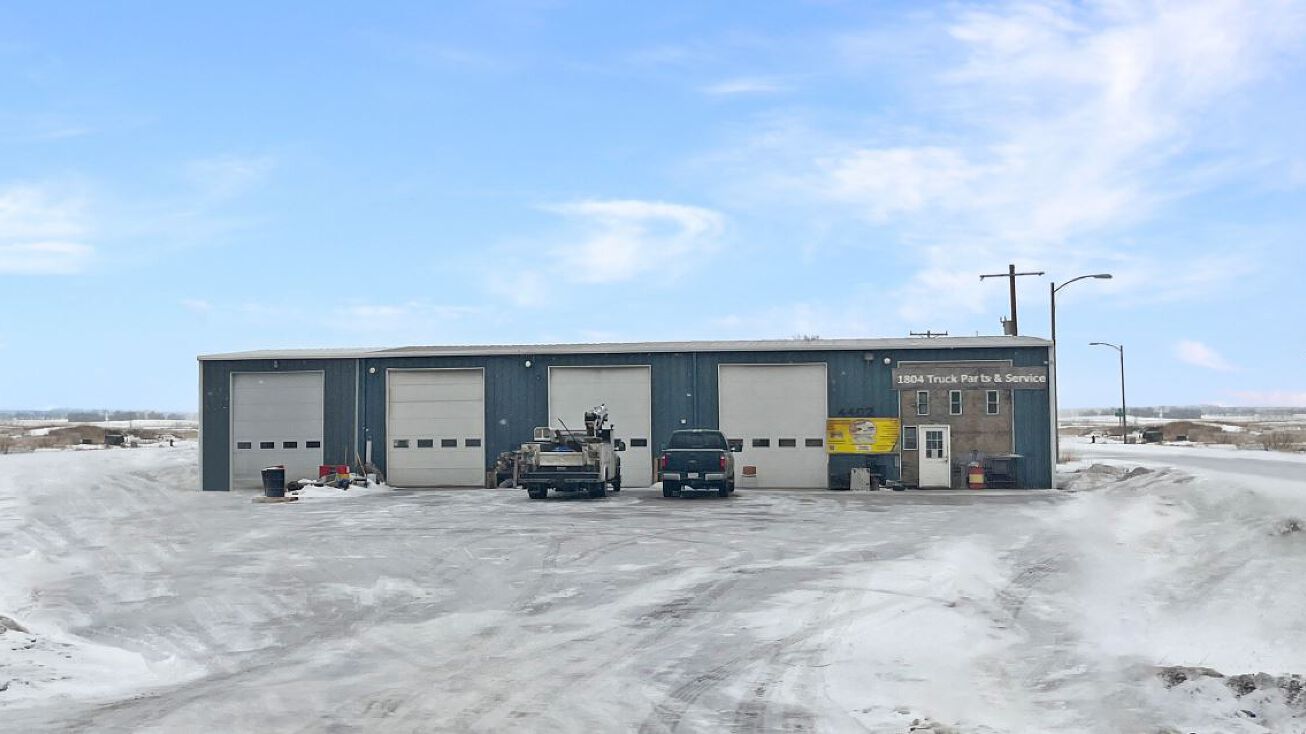 4402 W Dakota Pkwy, Williston, ND 58801