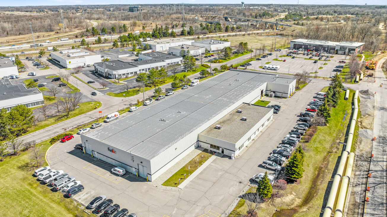 41390 W 11 Mile Rd, Novi, MI 48375