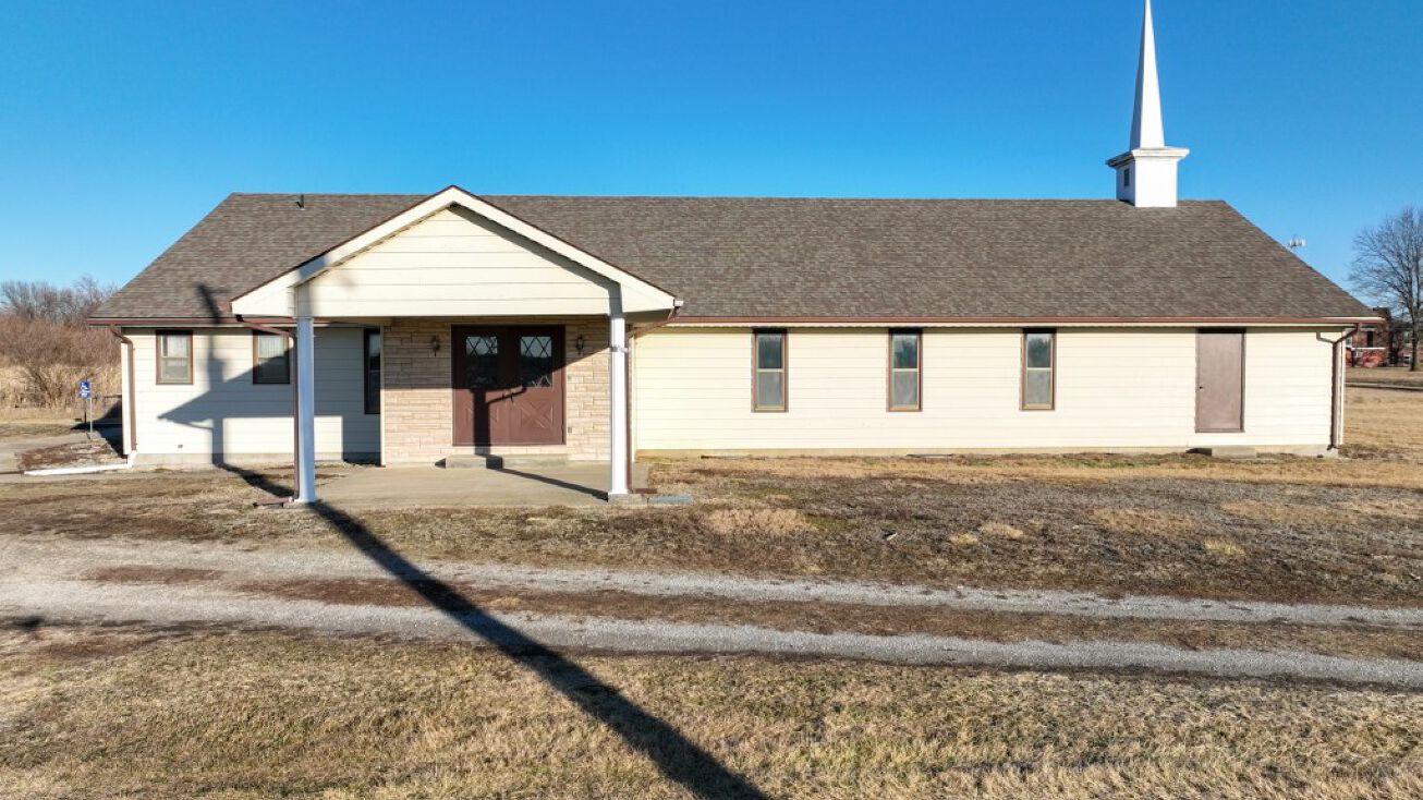 500 Hammons Rd, La Monte, MO 65337