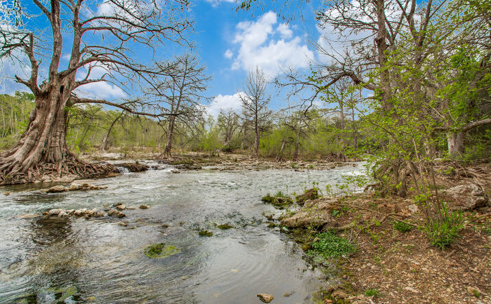 image of property at 3610 RIVER RD New Braunfels TX 78132-3103