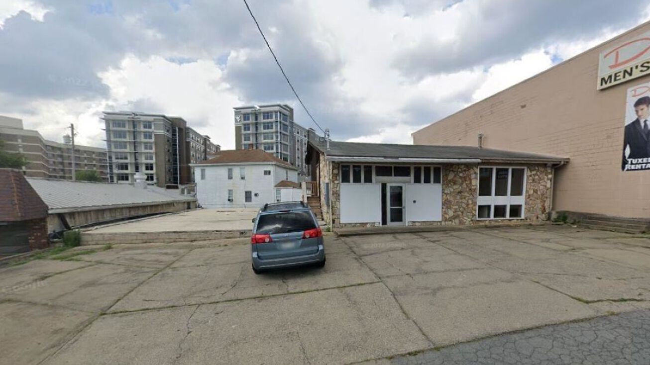 Pictures of Retail property located at 2916 University Ave, Morgantown, WV 26505 for sales - image #1