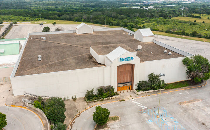 Pictures of Retail property located at 6909 TX-1604 Loop, San Antonio, TX 78247 for comps - image #1