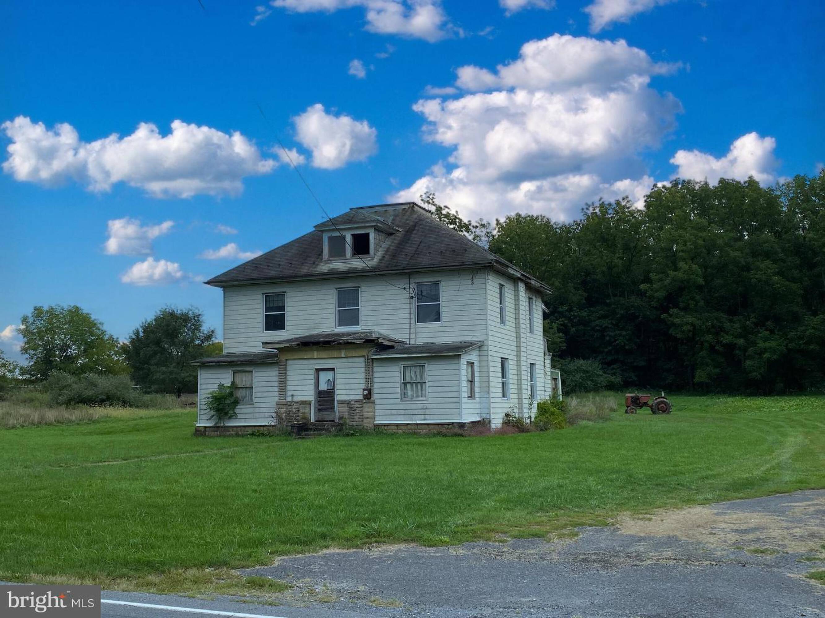 1040 Cider Press Rd, Chambersburg, PA 17202