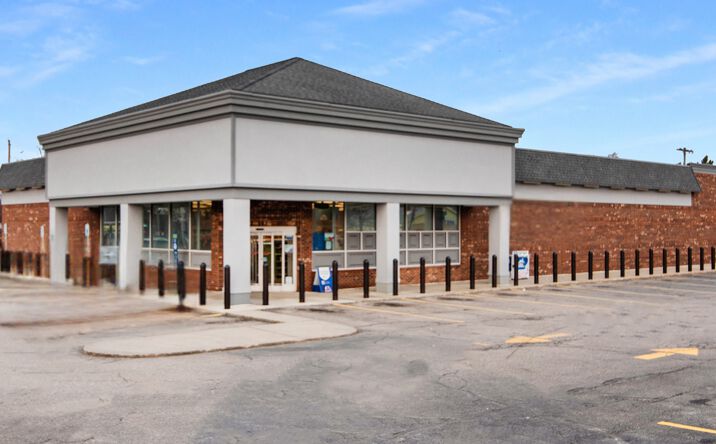 Pictures of Retail property located at 11901 Saginaw St, Mt Morris, MI 48458 for sales - image #1