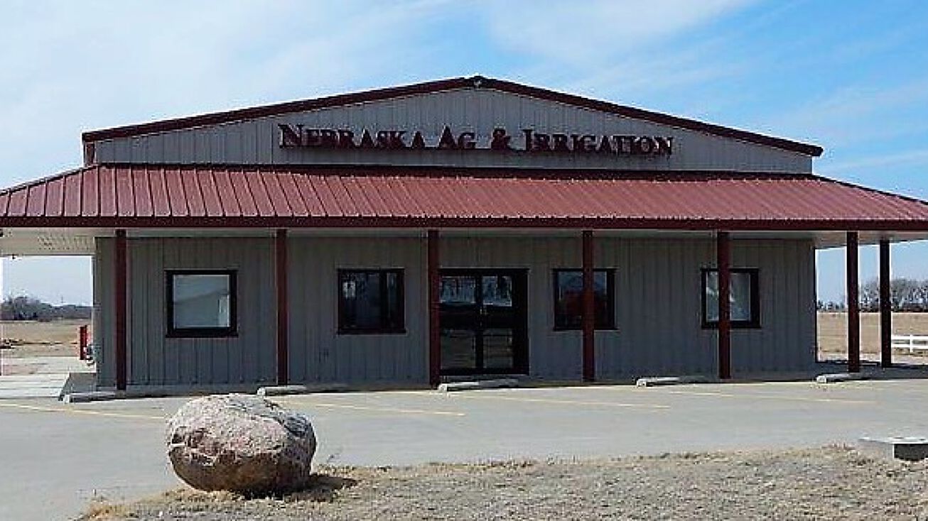 609 S Meridian Ave, Cozad, NE 69130