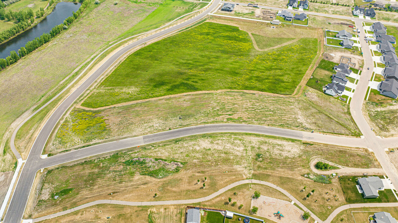 415 Kamrose Dr, Bismarck, ND 58504