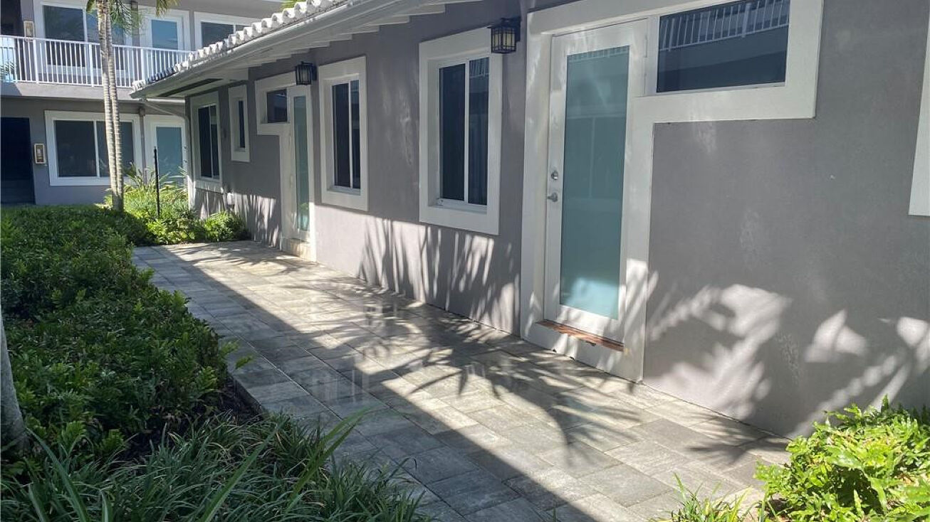 2217 NE 2nd St, Pompano Beach, FL 33062