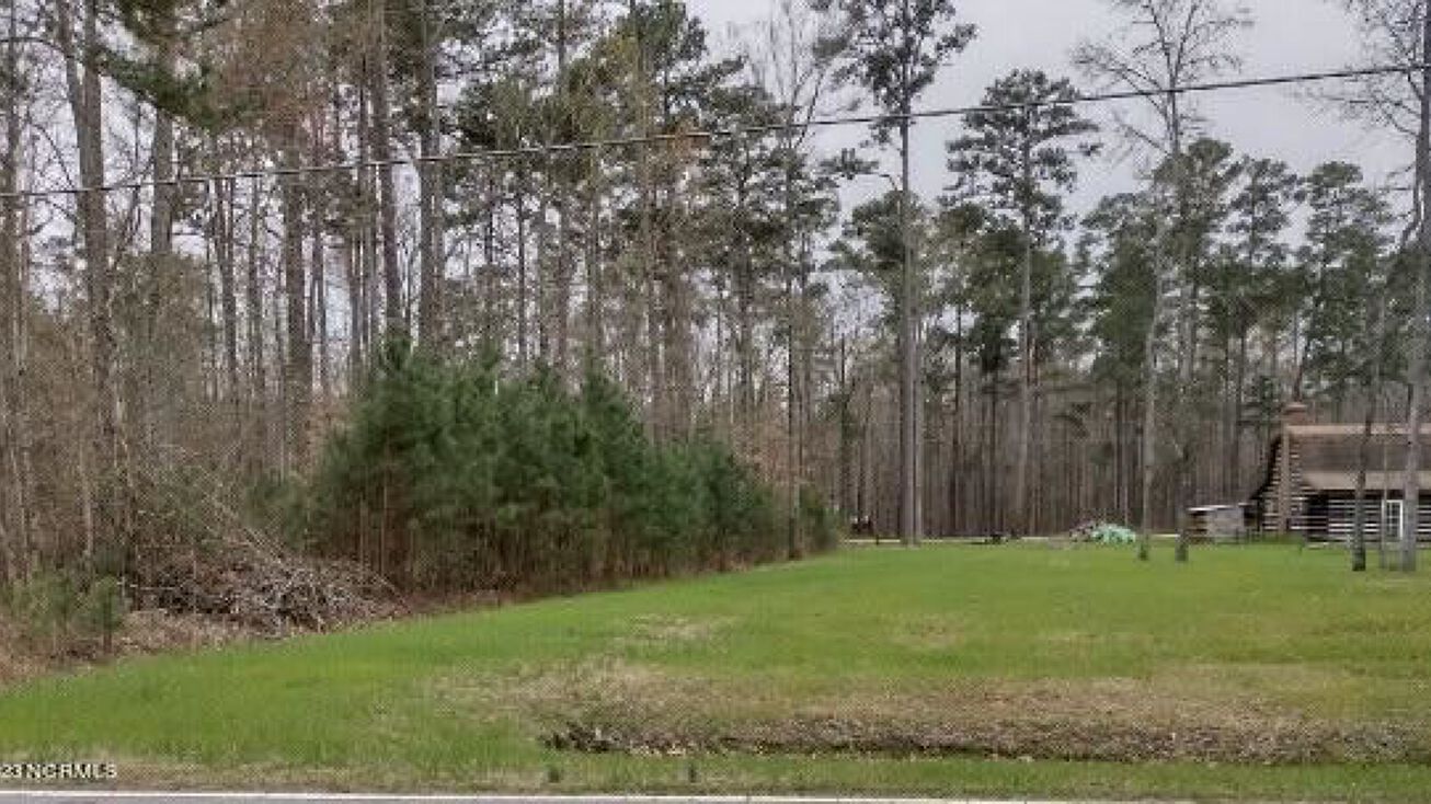 12 Holiday Ln, Hertford, NC 27944