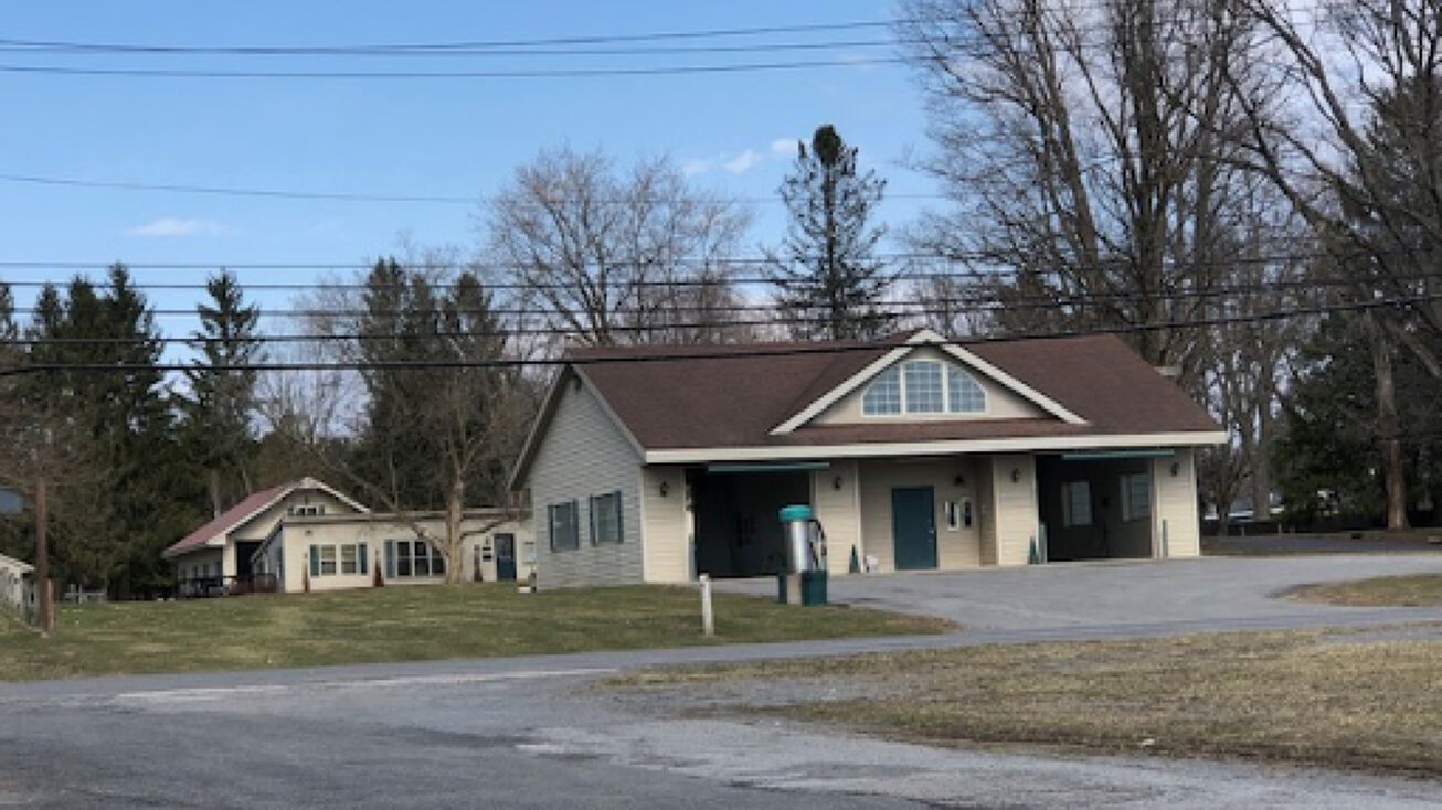 9809 River Rd, Marcy, NY 13403